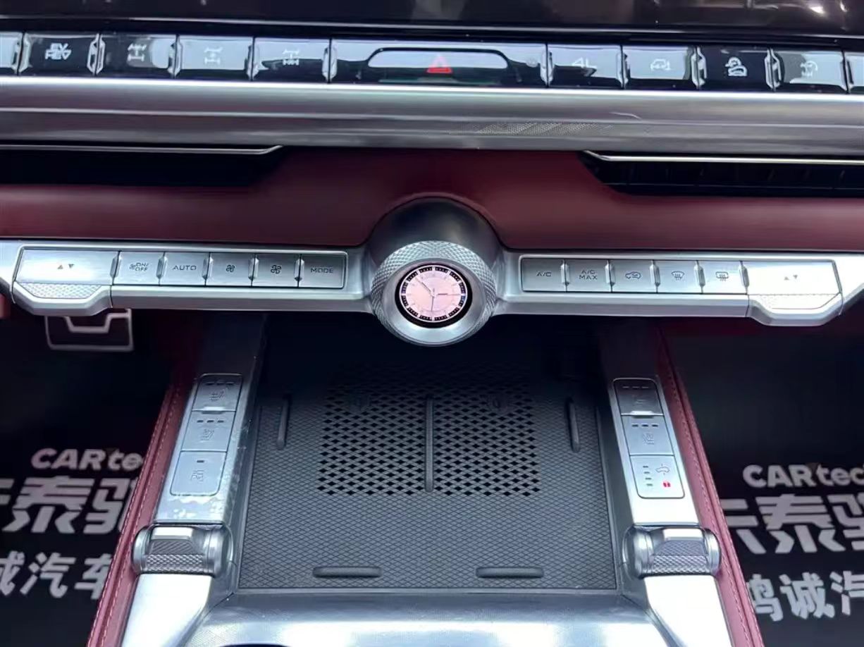 Tank 700  Plug - in Hybrid